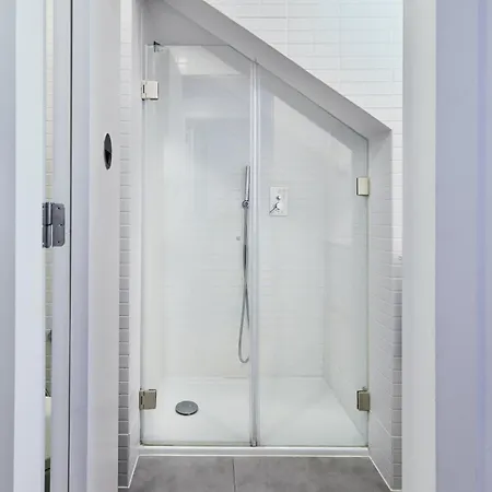 דירה New Duplex In The Heart Of Lisbon, Principe Real