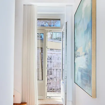 Апартаменти New Duplex In The Heart Of Lisbon, Principe Real *
